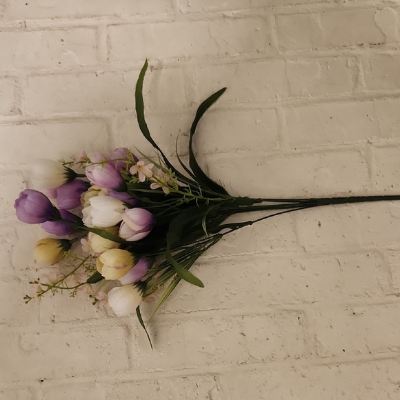 Elegant Floral Bouquet with Purple and White Accents - Picture 2 of 5